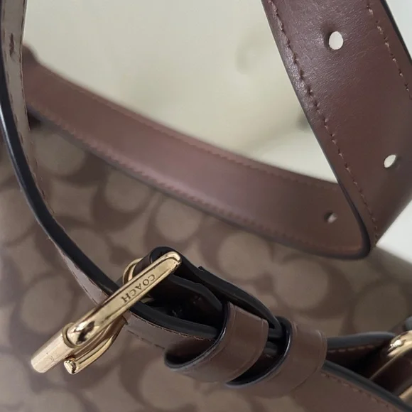 Coach Monogram Crossbody/Fanny pack or waist bag, adjustable strap. New With Tag - Picture 13 of 17